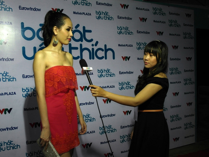 MAi Phương Thuý là hoa hậu có chiều cao "khủng" nhất trong các Hoa hậu: 1m 84,5