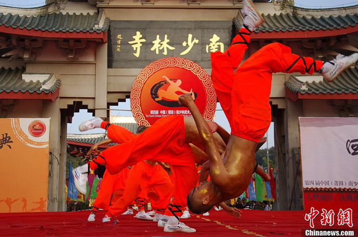 Theo thông tin phổ biến hiện nay, Nam Thiếu Lâm được thành lập đầu thời Đường khi Lý Thế Dân dẫn đại quân gồm các võ tăng Thiếu Lâm Tự ra dẹp loạn cướp biển vùng duyên hải. sau khi bình định xong, Lý Thế Dân quyết định lập chùa Nam Thiếu Lâm, nơi huấn luyện tăng binh để hỗ trợ triều đình nhà Đường xây dựng quân đội chính quy. Từ thời Tống, Nguyên, Minh, Thanh trở về sau này không duy trì chế độ tăng binh nữa. Theo thông tin phổ biến hiện nay, Nam Thiếu Lâm được thành lập đầu thời Đường khi Lý Thế Dân dẫn đại quân gồm các võ tăng Thiếu Lâm Tự ra dẹp loạn cướp biển vùng duyên hải. sau khi bình định xong, Lý Thế Dân quyết định lập chùa Nam Thiếu Lâm, nơi huấn luyện tăng binh để hỗ trợ triều đình nhà Đường xây dựng quân đội chính quy. Từ thời Tống, Nguyên, Minh, Thanh trở về sau này không duy trì chế độ tăng binh nữa.