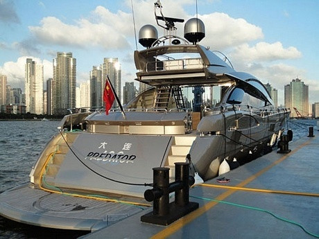 Chiếc Sunseeker được ông Lâm "tậu" đúng ngày 9/9 tại triển lãm du thuyền quốc tế Thiên Tân Chiếc Sunseeker được ông Lâm "tậu" đúng ngày 9/9 tại triển lãm du thuyền quốc tế Thiên Tân