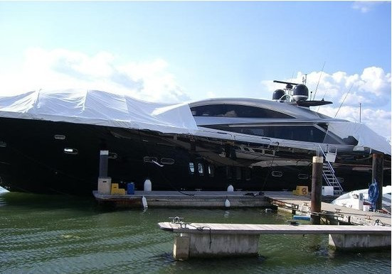 Cận cảnh du thuyền Cận cảnh du thuyền