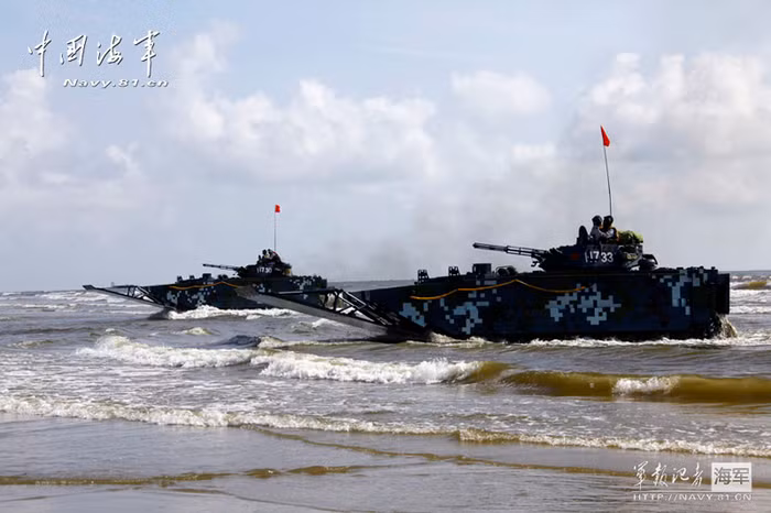 Xe lội nước hạm đội Nam Hải (ảnh minh họa, nguồn: Quân giải phóng)