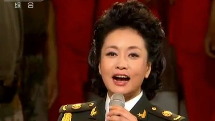 Bành Lệ Viện, phu nhân của ông Tập Cận Bình, sẽ trở thành Đệ nhất phu nhân Trung Quốc đã khá nổi tiếng trong giới nghệ thuật và truyền thông Trung Quốc trước đó