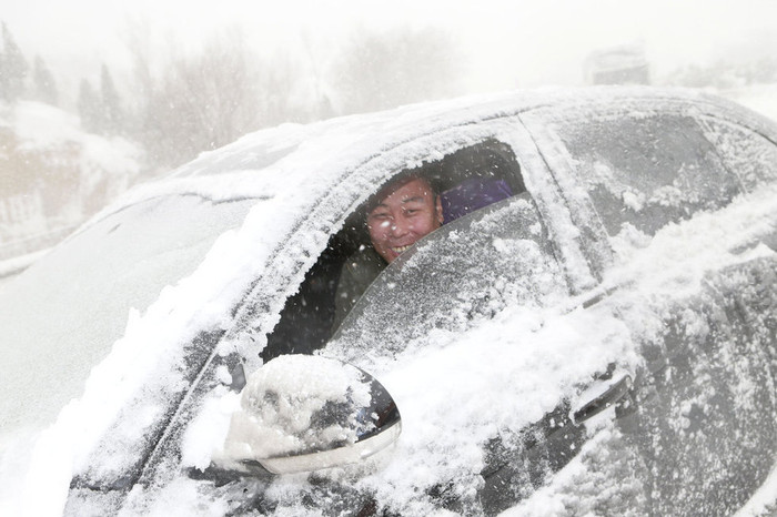 Không thể ở mãi trong xe