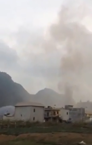 Tuy đang trong giai đoạn chạy thử nghiệm 03 tháng nhưng Nhà máy xi măng Trung Sơn đã nhiều lần gây ô nhiễm môi trường. (Ảnh: Duy Phong)