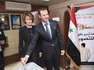 Tổng thống Syria Bashar al-Assad và phu nhân tại Damascus ngày 26/2. Nguồn: Reuters. Tổng thống Syria Bashar al-Assad và phu nhân tại Damascus ngày 26/2. Nguồn: Reuters.