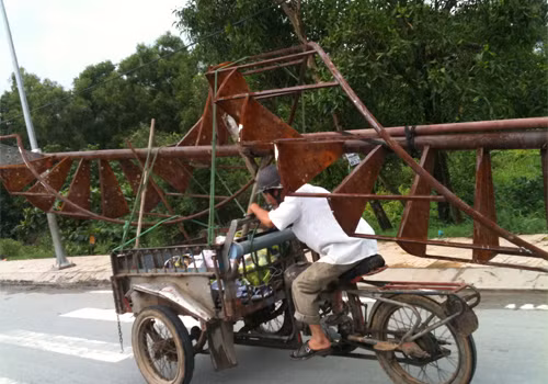 "Siêu vũ khí"? Chụp tại Bình Chánh, TP. HCM. Ảnh: Lê Chánh Tâm.
