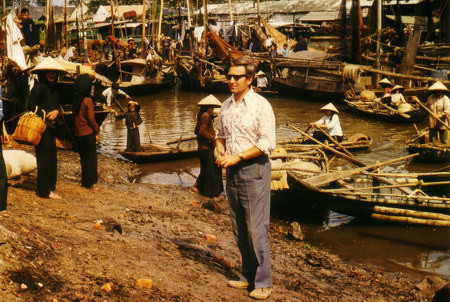 Cảng cá ở Hòn Gai. Cảng cá ở Hòn Gai.