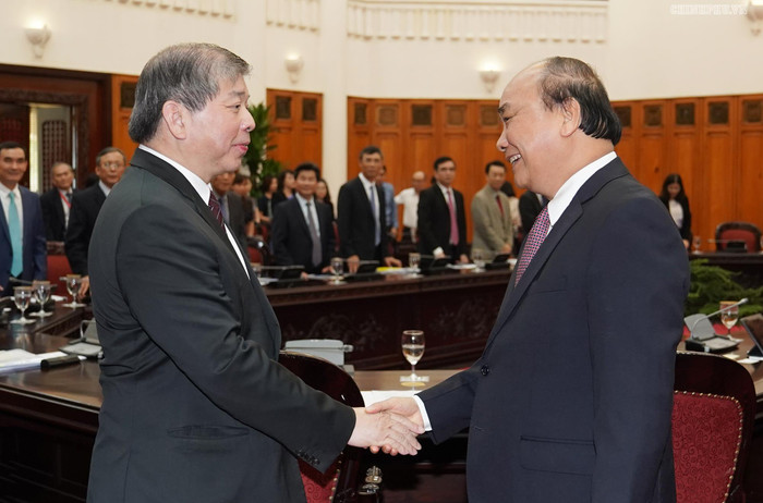 Thủ tướng Nguyễn Xuân Phúc tiếp đoàn doanh nghiệp Singapore. Ảnh: VGP Thủ tướng Nguyễn Xuân Phúc tiếp đoàn doanh nghiệp Singapore. Ảnh: VGP