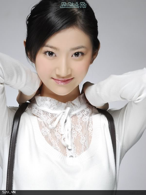 Ở cô toát lên vẻ đẹp của sự thông minh, thánh thiện và sức trẻ