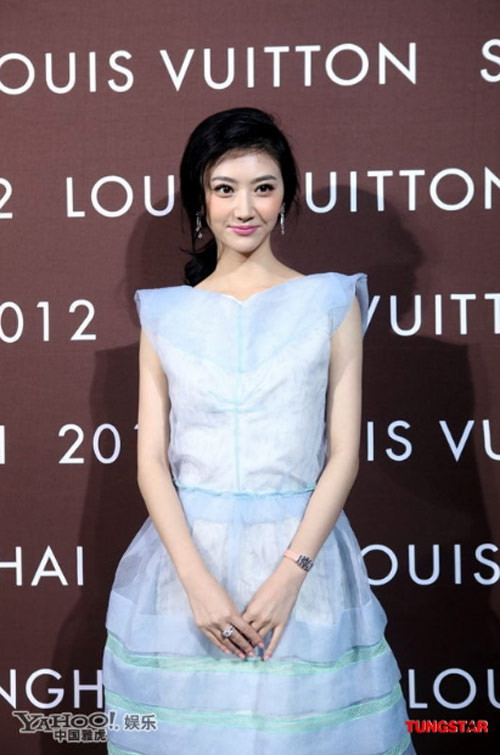 Cảnh Điềm xinh đẹp nổi bật trong một sự kiện