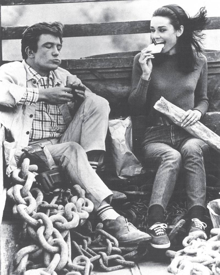 Giản dị nhưng vẫn vô cùng xinh đẹp trên trường quay