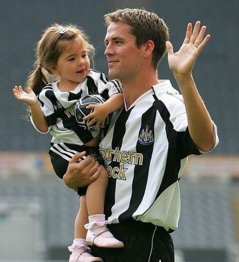 Michael Owen và cô con gái xinh xắn Michael Owen và cô con gái xinh xắn