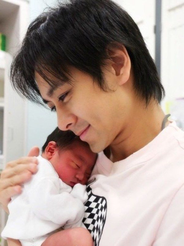 Lâm Chí Dĩnh và cậu con trai đầu lòng với siêu mẫu Trần Nhược Nghi Lâm Chí Dĩnh và cậu con trai đầu lòng với siêu mẫu Trần Nhược Nghi