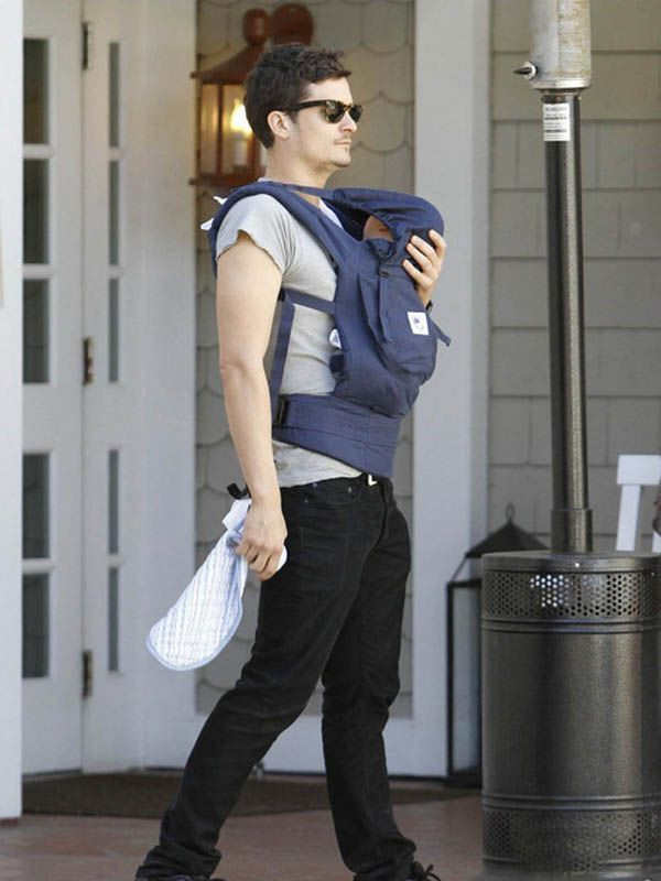 Ông bố đẹp trai Orlando Bloom và con trai dạo phô Ông bố đẹp trai Orlando Bloom và con trai dạo phô