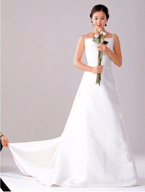 Duyên dáng cùng váy cưới ôm sát