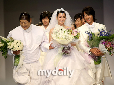 Kim Tae Hee trong một show diễn của Andre Kim