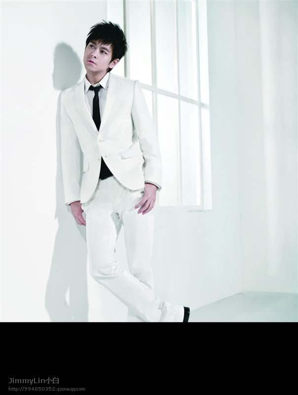 Đẹp trai, tài năng, thân thiện, chúng ta hãy cùng chúc cho mỹ nam không tuổi sẽ ngày càng thành đạt trong sự nghiệp và hạnh phúc trong cuộc sống.