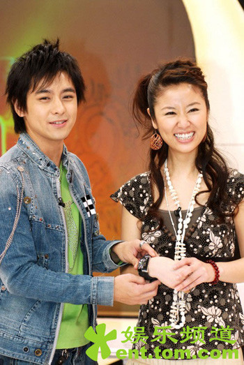 Chàng thư sinh điển trai bên mỹ nữ Lâm Tâm Như. Hai người từng bị đồn là một cặp song cả 2 đều chưa từng lên tiếng thừa nhận