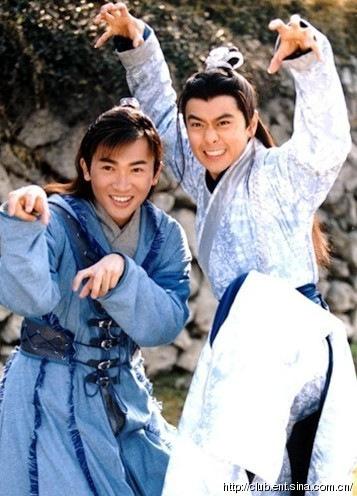 Lâm Chí Dĩnh đánh dấu lĩnh vực phim ảnh với vai Tiểu Ngư Nhi trong "Tuyệt đại song kiêu" đóng cùng Tô Hữu Bằng, Trần Đức Dung... Vai diễn Tiểu Ngư Nhi tinh ranh, hoạt bát đã lấy được cảm tình của đông đảo khán giả