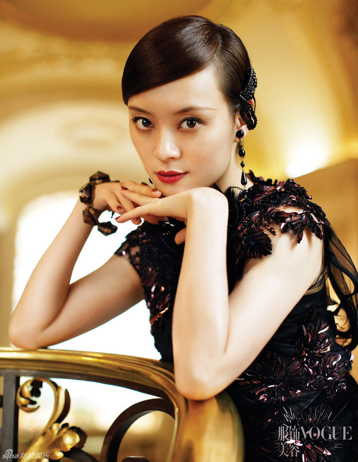 Vẻ đẹp sắc sảo, mặn mà Vẻ đẹp sắc sảo, mặn mà