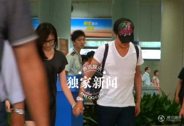 Sau khi người yêu tin đồn Dương Mịch công khai tình yêu với bạn diễn, Phùng Thiệu Phong cũng nhanh chóng tuyên bố trên mạng xã hội bạn gái mình là diễn viên trẻ Nghê Ni. Sau khi người yêu tin đồn Dương Mịch công khai tình yêu với bạn diễn, Phùng Thiệu Phong cũng nhanh chóng tuyên bố trên mạng xã hội bạn gái mình là diễn viên trẻ Nghê Ni.