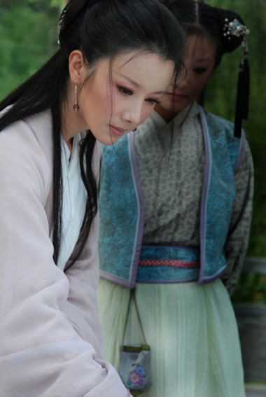 Tạo hình nhân vật xinh đẹp, thục nữ, cầm kỳ thi họa rất hợp với cô Tạo hình nhân vật xinh đẹp, thục nữ, cầm kỳ thi họa rất hợp với cô