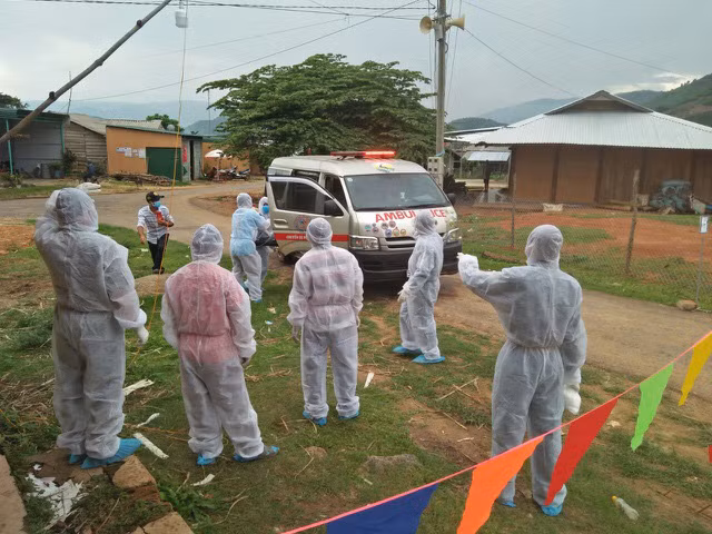 Trung tâm Kiểm soát Bệnh tật tỉnh Đắk Nông đang thực hiện các giải pháp phòng chống dịch bệnh. Ảnh: VTV