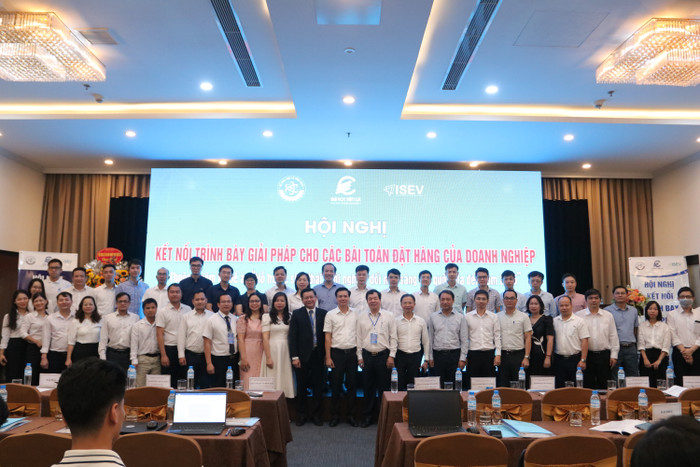 Các đại biểu tham dự chương trình chụp ảnh lưu niệm. IMG_7917.JPG