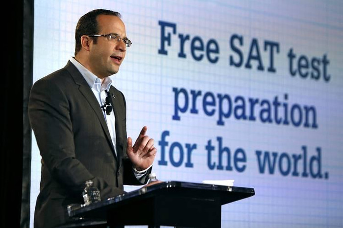 Trong quãng thời gian đi học, David Coleman từng lọt vào chung kết (top 2) tại Giải đấu vô địch tranh biện danh giá được tổ chức hàng năm tại Đại học Kentucky, là nhà vô địch tranh biện của trường trung học Stuyvesant tại New York (ảnh: The Wall Street Journal)