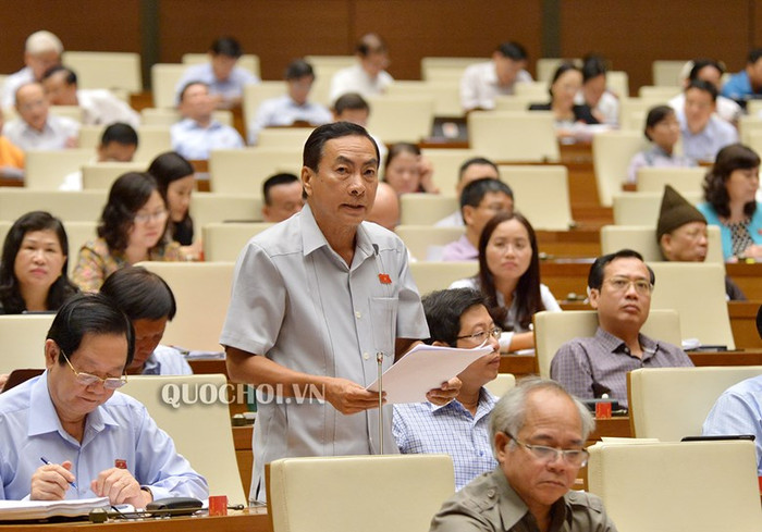 Đại biểu Phạm Văn Hòa phát biểu tại hội trường. Ảnh: Quochoi.vn Đại biểu Phạm Văn Hòa phát biểu tại hội trường. Ảnh: Quochoi.vn