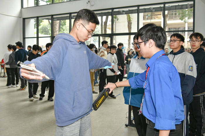 14.000 thí sinh dự kỳ thi Đánh giá tư duy đợt 1 năm 2025 của ĐH Bách khoa Hà Nội ảnh 1 CBO_4182.jpg