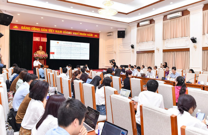 Toàn cảnh tọa đàm với các cơ quan báo chí về dự án Luật Nhà giáo (diễn ra chiều ngày 17/5). Ảnh: Trần Hiệp NTH_7149.jpg