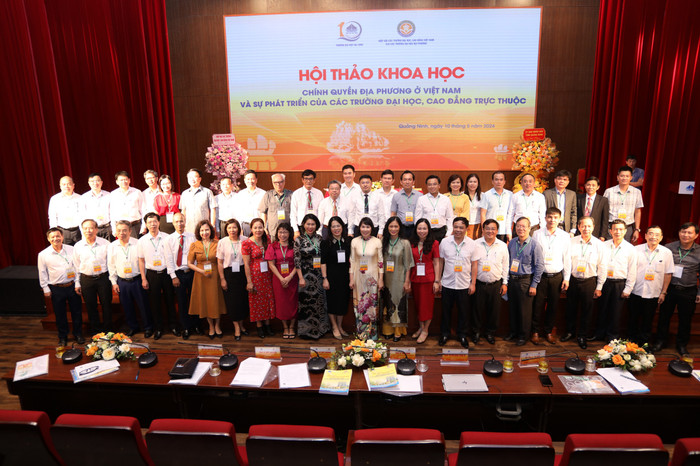 Đại biểu tham dự hội thảo chụp ảnh lưu niệm. GDVN-ht.jpg