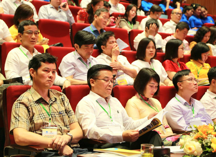 Hội thảo thu hút đông đảo các nhà khoa học, chuyên gia, lãnh đạo các cơ sở giáo dục đại học, cao đẳng địa phương trên cả nước về tham dự. GDVN-ht-gd địa phương (8).jpg