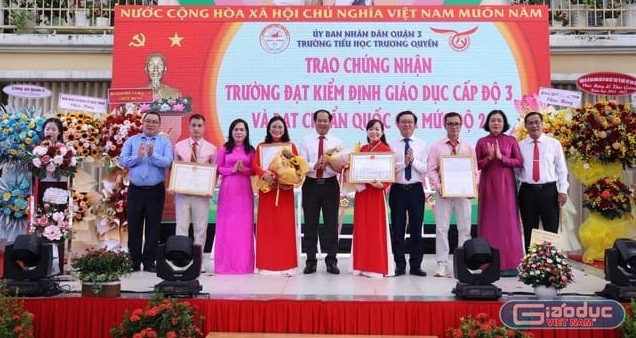 Trường tiểu học Trương Quyền, Quận 3 đón nhận danh hiệu trường chuẩn quốc gia mức độ 2 (ảnh: V.D) gdvn-bithunen6-2936.jpg