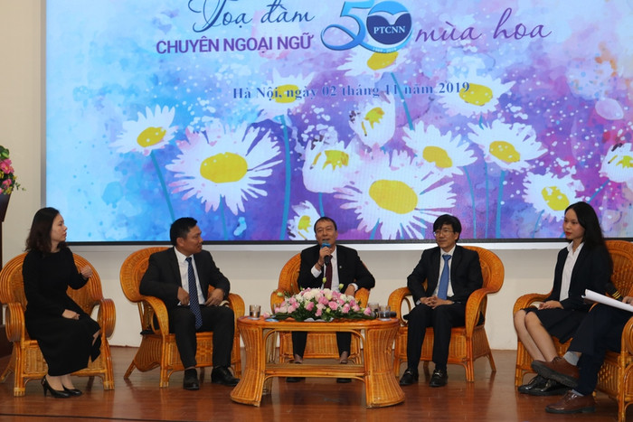 Cùng nói về Chuyên Ngoại ngữ của ngày mai. Ảnh: Đỗ Thơm Cùng nói về Chuyên Ngoại ngữ của ngày mai. Ảnh: Đỗ Thơm