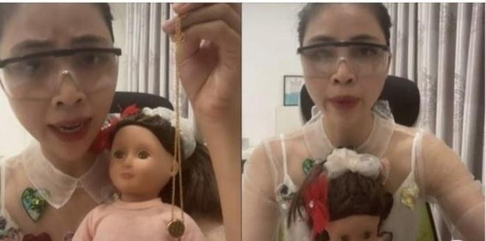 Youtuber Thơ Nguyễn quay video dùng búp bê để “xin vía học giỏi”. Ảnh cắt từ clip. Youtuber Thơ Nguyễn quay video dùng búp bê để “xin vía học giỏi”. Ảnh cắt từ clip.