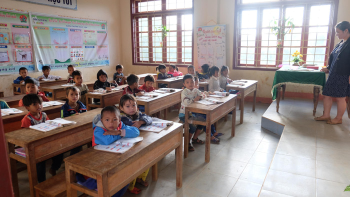 Một giáo viên dạy nhiều trường khó có thể áp dụng với miền núi, vùng khó khăn. Ảnh: LC Một giáo viên dạy nhiều trường khó có thể áp dụng với miền núi, vùng khó khăn. Ảnh: LC