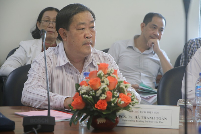 PGS.TS Hà Thanh Toàn - Phó Chủ tịch Hiệp hội lắng nghe ý kiến góp ý của các đại biểu. PGS.TS Hà Thanh Toàn - Phó Chủ tịch Hiệp hội lắng nghe ý kiến góp ý của các đại biểu.