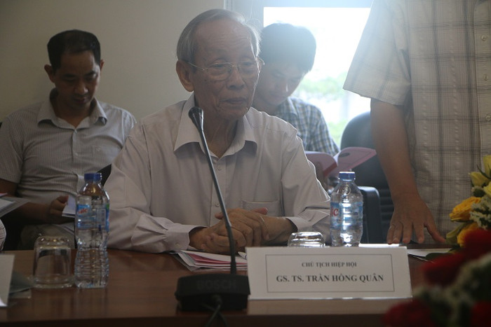 GS.TS Trần Hồng Quân - Chủ tịch Hiệp hội chủ trì Hội thảo. GS.TS Trần Hồng Quân - Chủ tịch Hiệp hội chủ trì Hội thảo.