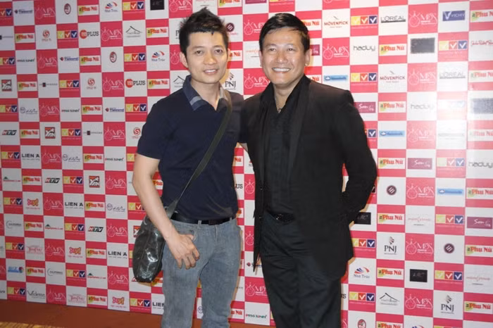 Nhà thiết kế thời trang Thuận Việt và nhiếp ảnh gia Quốc Huy cũng sẽ ngồi vào "ghế nóng" cuộc thi Hoa hậu Phụ nữ Việt Nam qua ảnh.