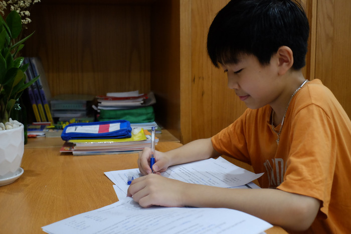 Em Nguyễn Sĩ Huy Tùng mong muốn sẽ vượt qua kỳ thi đánh giá năng lực vào lớp 6 Trường Trung học phổ thông Chuyên Hà Nội-Amsterdam. Ảnh: Đình Cảnh Em Nguyễn Sĩ Huy Tùng mong muốn sẽ vượt qua kỳ thi đánh giá năng lực vào lớp 6 Trường Trung học phổ thông Chuyên Hà Nội-Amsterdam. Ảnh: Đình Cảnh