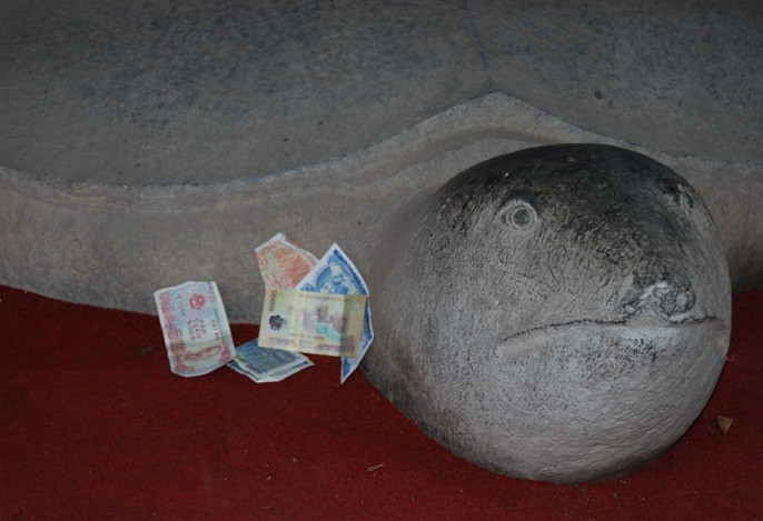 Sĩ tử "hối lộ" cụ rùa mong đạt được may mắn... ĐÁP ÁN THI CAO ĐẲNG 2012 CỦA BỘ GIÁO DỤC: ĐÁP ÁN TIẾNG ANH KHỐI A1, D HỆ CAO ĐẲNG 2012 - ĐÁP ÁN MÔN VẬT LÍ KHỐI A, A1 HỆ CAO ĐẲNG 2012 - ĐÁP ÁN MÔN HÓA KHỐI A, B - ĐÁP ÁN MÔN TOÁN KHỐI A, A1, B, D HỆ CAO ĐẲNG 2012 - ĐÁP ÁN MÔN VĂN KHỐI C, D HỆ CAO ĐẲNG 2012 - ĐÁP ÁN TIẾNG TRUNG, PHÁP, NGA HỆ CAO ĐẲNG 2012 Sĩ tử "hối lộ" cụ rùa mong đạt được may mắn... ĐÁP ÁN THI CAO ĐẲNG 2012 CỦA BỘ GIÁO DỤC: ĐÁP ÁN TIẾNG ANH KHỐI A1, D HỆ CAO ĐẲNG 2012 - ĐÁP ÁN MÔN VẬT LÍ KHỐI A, A1 HỆ CAO ĐẲNG 2012 - ĐÁP ÁN MÔN HÓA KHỐI A, B - ĐÁP ÁN MÔN TOÁN KHỐI A, A1, B, D HỆ CAO ĐẲNG 2012 - ĐÁP ÁN MÔN VĂN KHỐI C, D HỆ CAO ĐẲNG 2012 - ĐÁP ÁN TIẾNG TRUNG, PHÁP, NGA HỆ CAO ĐẲNG 2012