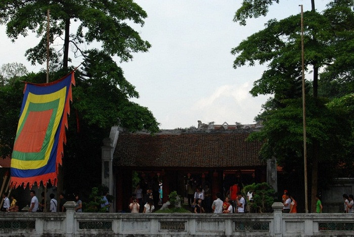 Ngày 14/7, sát ngày thi Cao đẳng năm 2012, các sĩ tử về Văn Miếu cầu may. ĐÁP ÁN THI CAO ĐẲNG 2012 CỦA BỘ GIÁO DỤC: ĐÁP ÁN TIẾNG ANH KHỐI A1, D HỆ CAO ĐẲNG 2012 - ĐÁP ÁN MÔN VẬT LÍ KHỐI A, A1 HỆ CAO ĐẲNG 2012 - ĐÁP ÁN MÔN HÓA KHỐI A, B - ĐÁP ÁN MÔN TOÁN KHỐI A, A1, B, D HỆ CAO ĐẲNG 2012 - ĐÁP ÁN MÔN VĂN KHỐI C, D HỆ CAO ĐẲNG 2012 - ĐÁP ÁN TIẾNG TRUNG, PHÁP, NGA HỆ CAO ĐẲNG 2012 Ngày 14/7, sát ngày thi Cao đẳng năm 2012, các sĩ tử về Văn Miếu cầu may. ĐÁP ÁN THI CAO ĐẲNG 2012 CỦA BỘ GIÁO DỤC: ĐÁP ÁN TIẾNG ANH KHỐI A1, D HỆ CAO ĐẲNG 2012 - ĐÁP ÁN MÔN VẬT LÍ KHỐI A, A1 HỆ CAO ĐẲNG 2012 - ĐÁP ÁN MÔN HÓA KHỐI A, B - ĐÁP ÁN MÔN TOÁN KHỐI A, A1, B, D HỆ CAO ĐẲNG 2012 - ĐÁP ÁN MÔN VĂN KHỐI C, D HỆ CAO ĐẲNG 2012 - ĐÁP ÁN TIẾNG TRUNG, PHÁP, NGA HỆ CAO ĐẲNG 2012