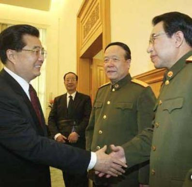 Ông Hồ Cẩm Đào - Chủ tịch Quân ủy trung ương và 2 cấp phó của mình, Ngô Bá Hùng và Từ Tài Hậu.