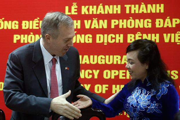 Bông hồng ngày 8/3 tặng Bộ trưởng Bộ Y tế Nguyễn Thị Kim Tiến! ảnh 1 Bông hồng ngày 8/3 tặng Bộ trưởng Bộ Y tế Nguyễn Thị Kim Tiến! ảnh 1