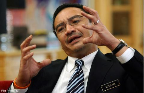Bộ trưởng Quốc phòng Malaysia Datuk Seri Hishammudin Hussein. Bộ trưởng Quốc phòng Malaysia Datuk Seri Hishammudin Hussein.