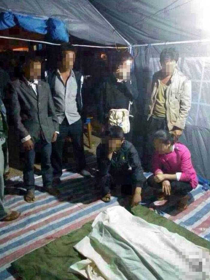 Nạn nhân trong vụ bom lạc ở Vân Nam chiều hôm qua. Nạn nhân trong vụ bom lạc ở Vân Nam chiều hôm qua.