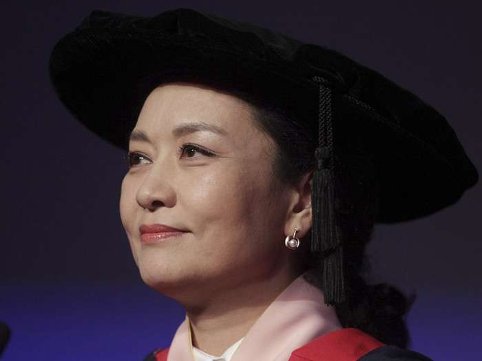 Bà Bành Lệ Viện, phu nhân của Chủ tịch Trung Quốc Tập Cận Bình. Bà Bành Lệ Viện, phu nhân của Chủ tịch Trung Quốc Tập Cận Bình.