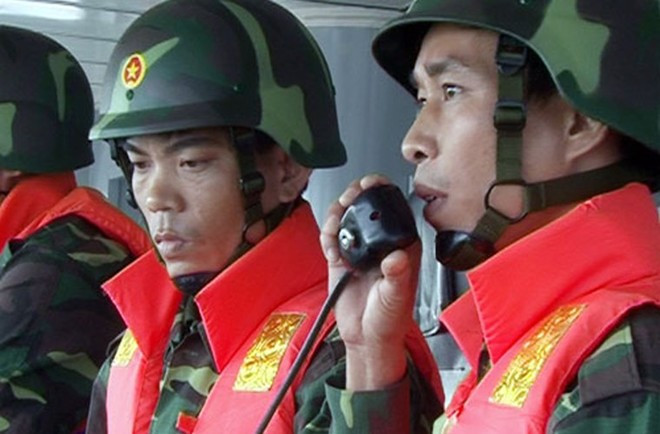 Lực lượng chức năng Việt Nam giữ vững vùng biển vùng trời Tổ quốc trong những ngày căng thẳng do Trung Quốc hạ đặt trái phép giàn khoan 981 trong vùng đặc quyền kinh tế, thềm lục địa Việt Nam. Lực lượng chức năng Việt Nam giữ vững vùng biển vùng trời Tổ quốc trong những ngày căng thẳng do Trung Quốc hạ đặt trái phép giàn khoan 981 trong vùng đặc quyền kinh tế, thềm lục địa Việt Nam.